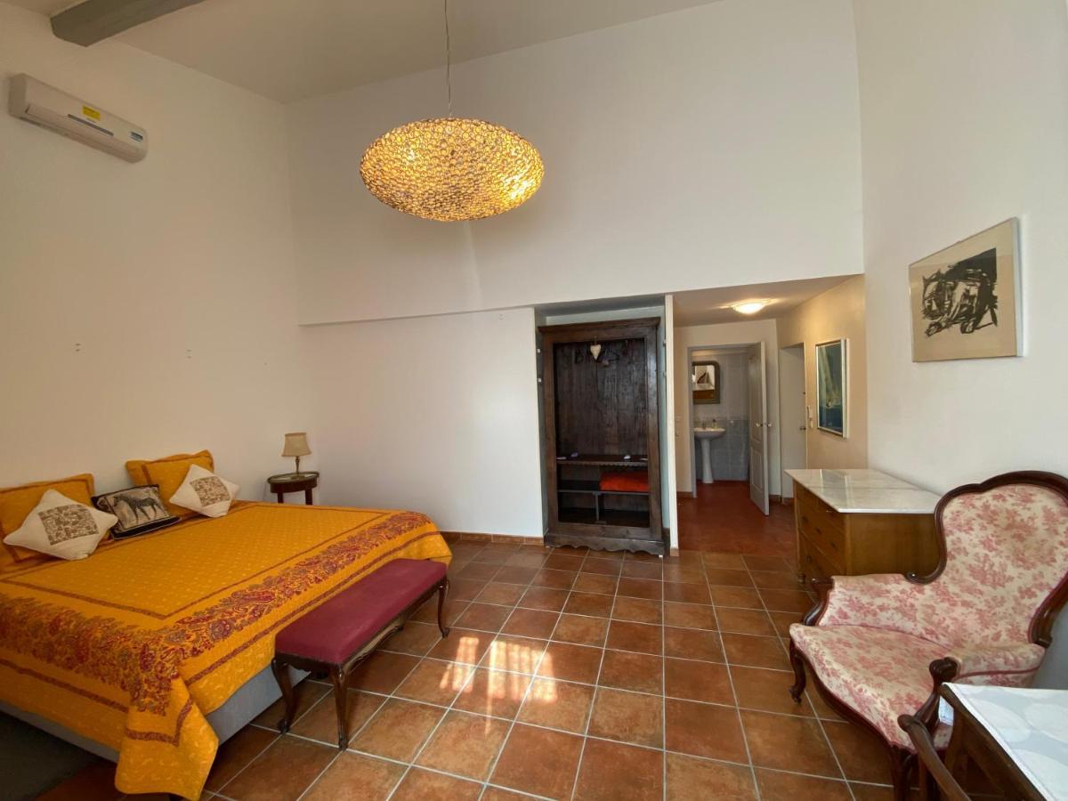 Le Relais D'Affiac Bed and Breakfast Peyriac-Minervois Εξωτερικό φωτογραφία